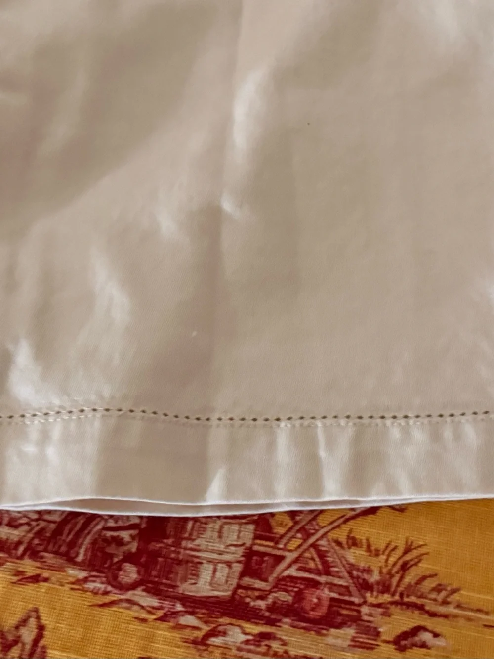 William Sonoma Set Of 4 Hem stitch Cotton Napkins EUC